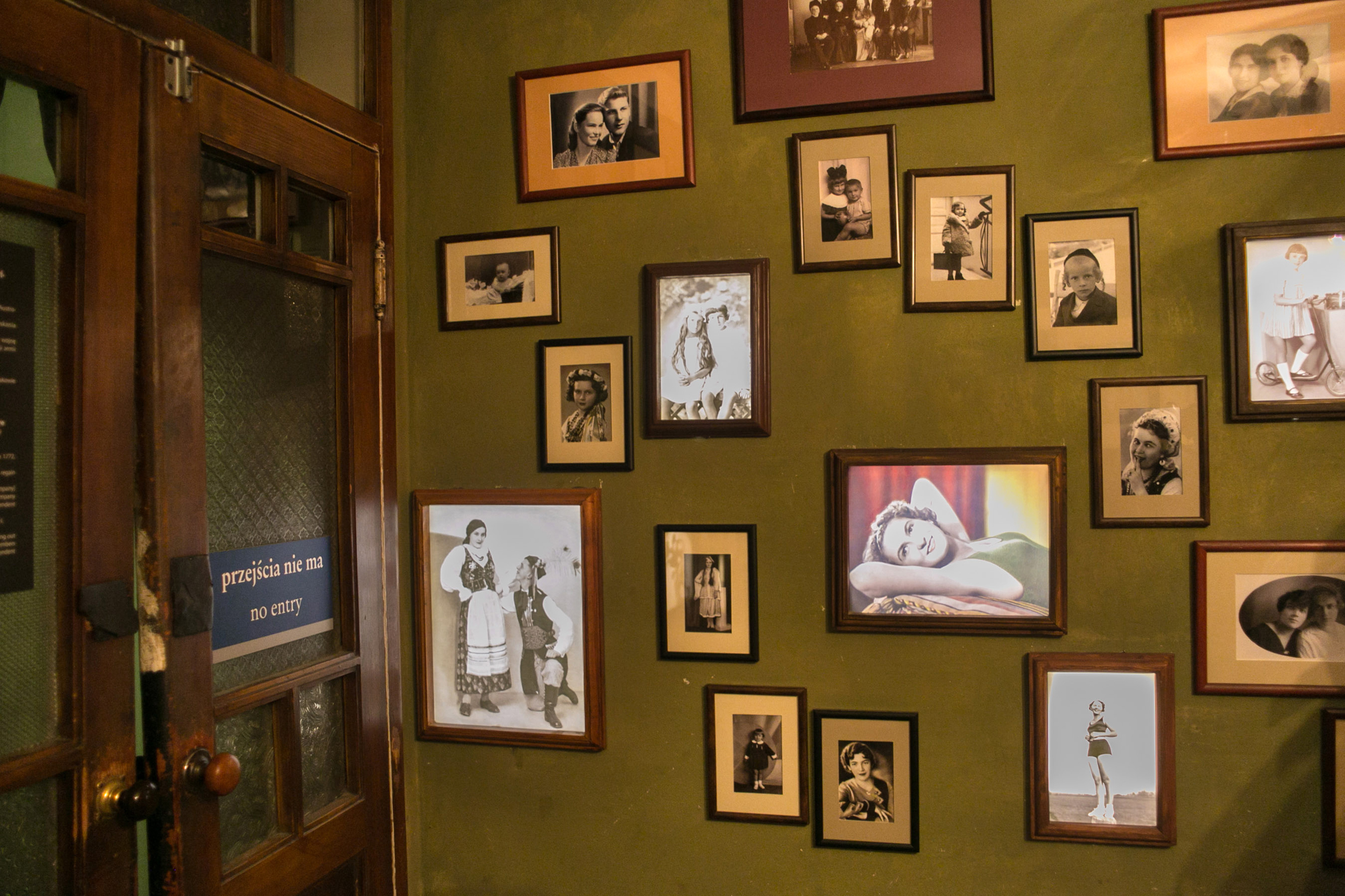 Krakow: Schindler's Factory & Ghetto & Plaszow CC Guided Tour