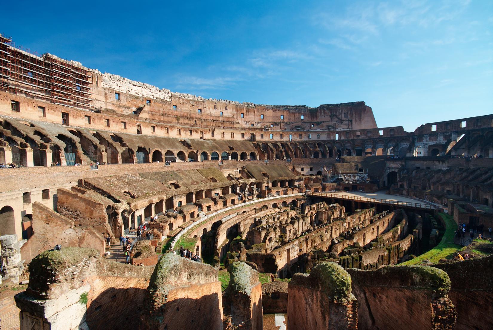 Colosseum Escorted Entrance Combo Pass with Open Bus