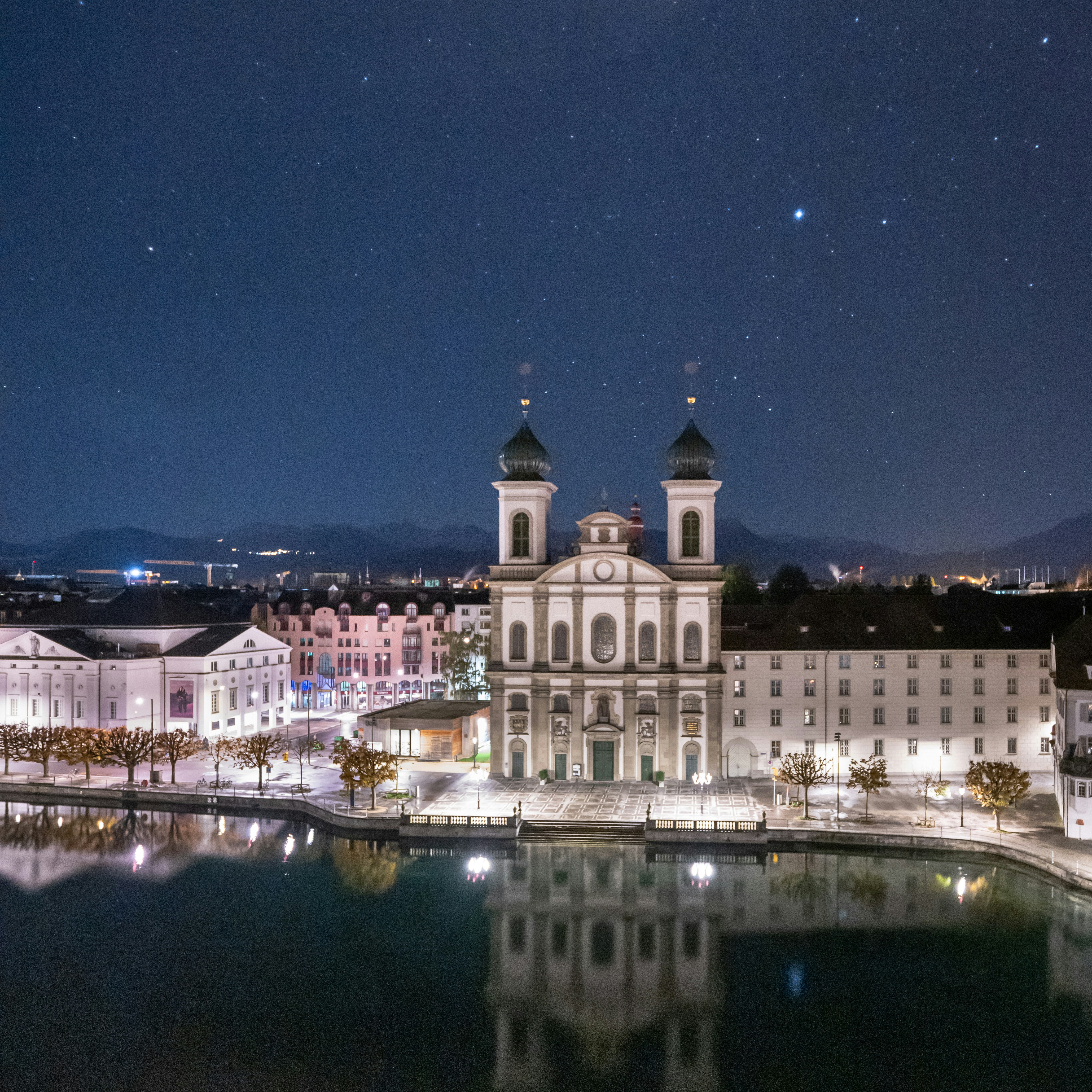 Lucerna luminosa: visita guiada privada a pie