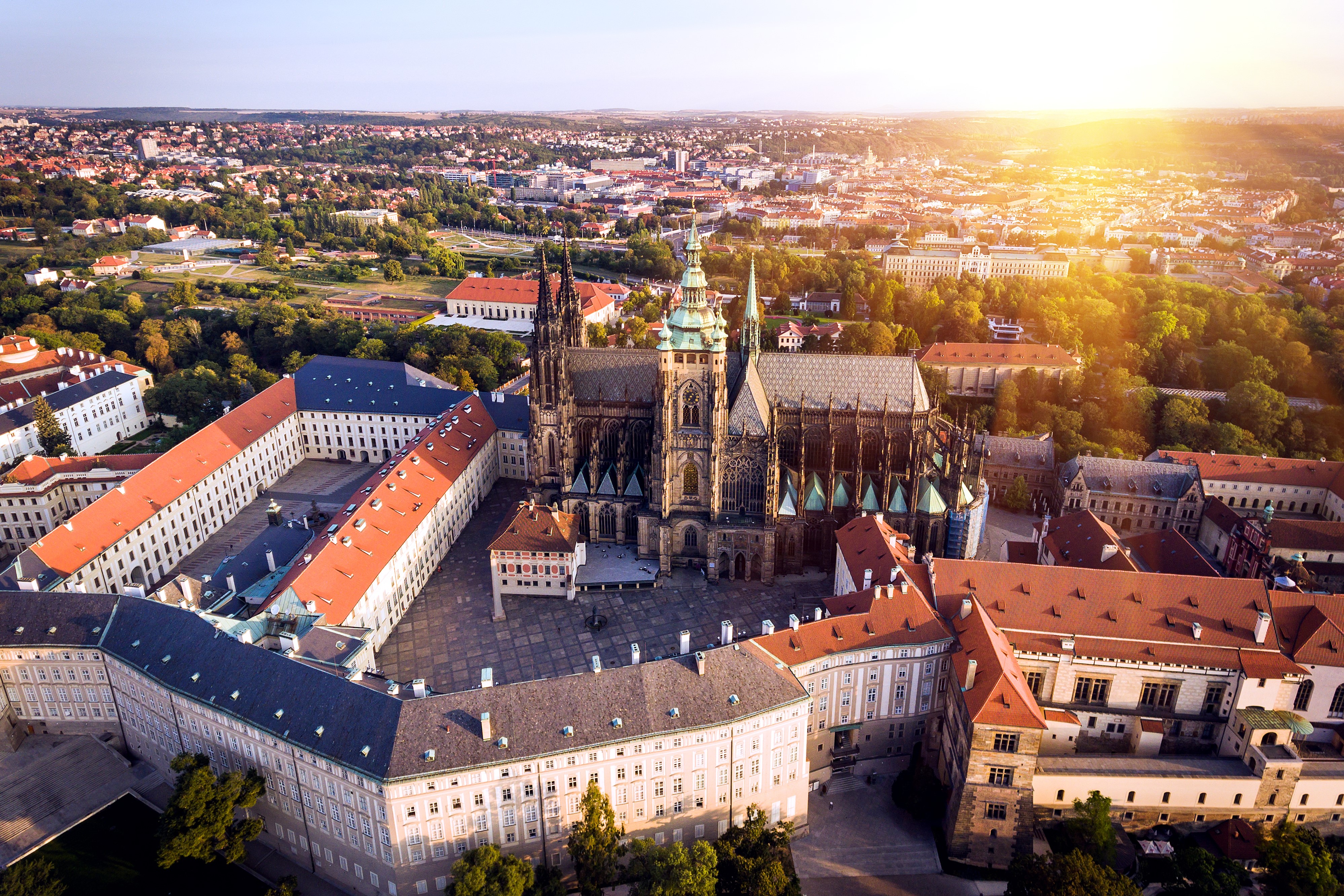 Prague Castle Interiors: Tour with German Guide and Entry Ticket