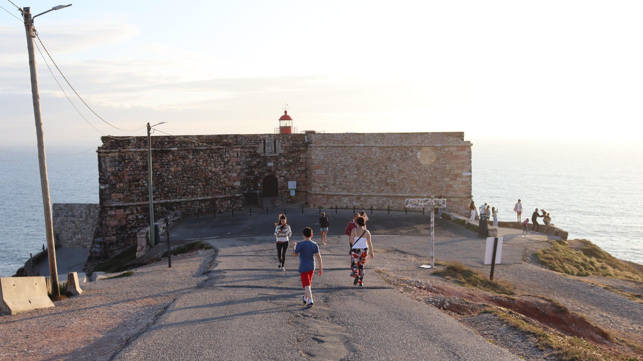 Private Day Tour from Porto: Alcobaça Monastery, Nazaré and Big Waves - Photo 4