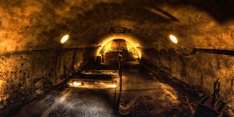 Antigua Guatemala'daki katakomplar ve mezarlar