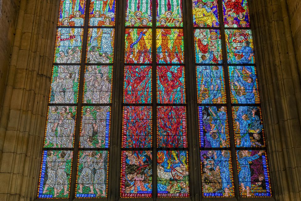 Prague Castle Interiors: Tour with German Guide and Entry Ticket