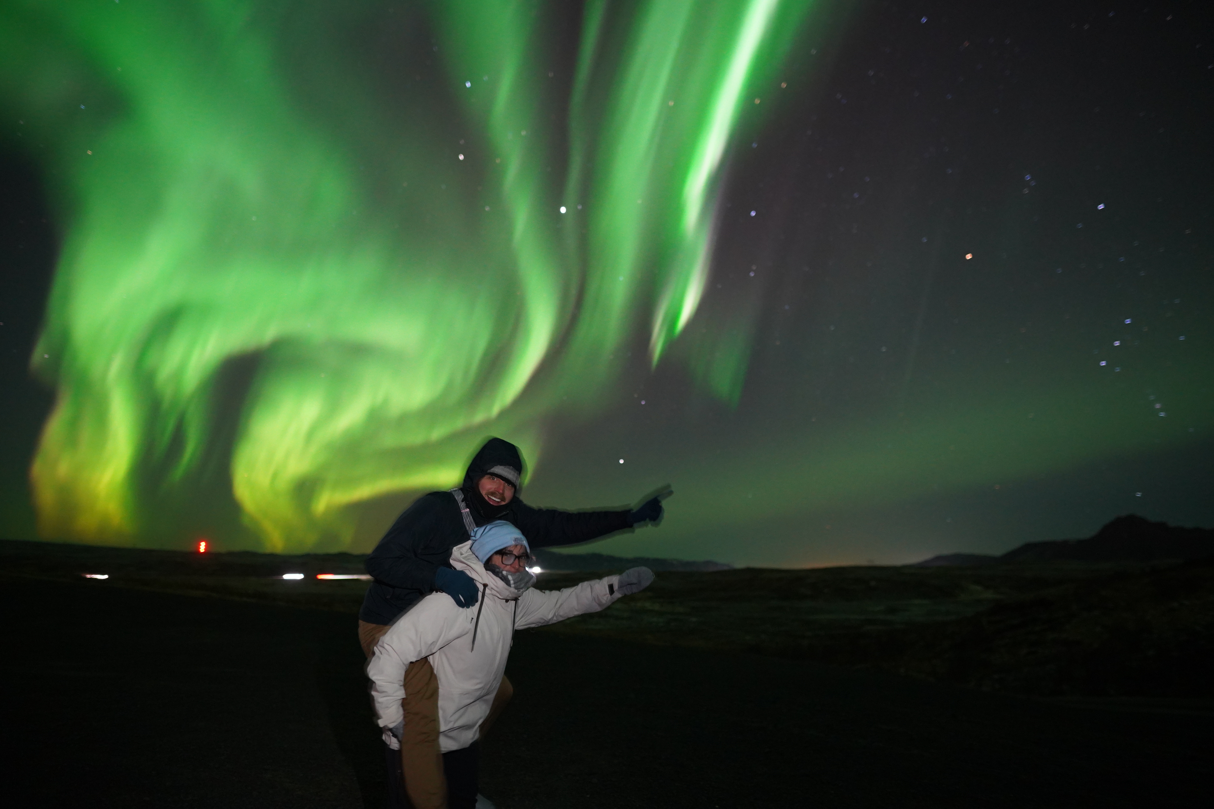 Aurora hunt with campfire, thermal suits & marshmallows - photo 7