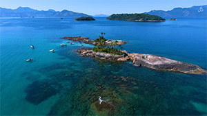 Tour privado en barco Emerald Experience en Angra dos Reis (GYG)