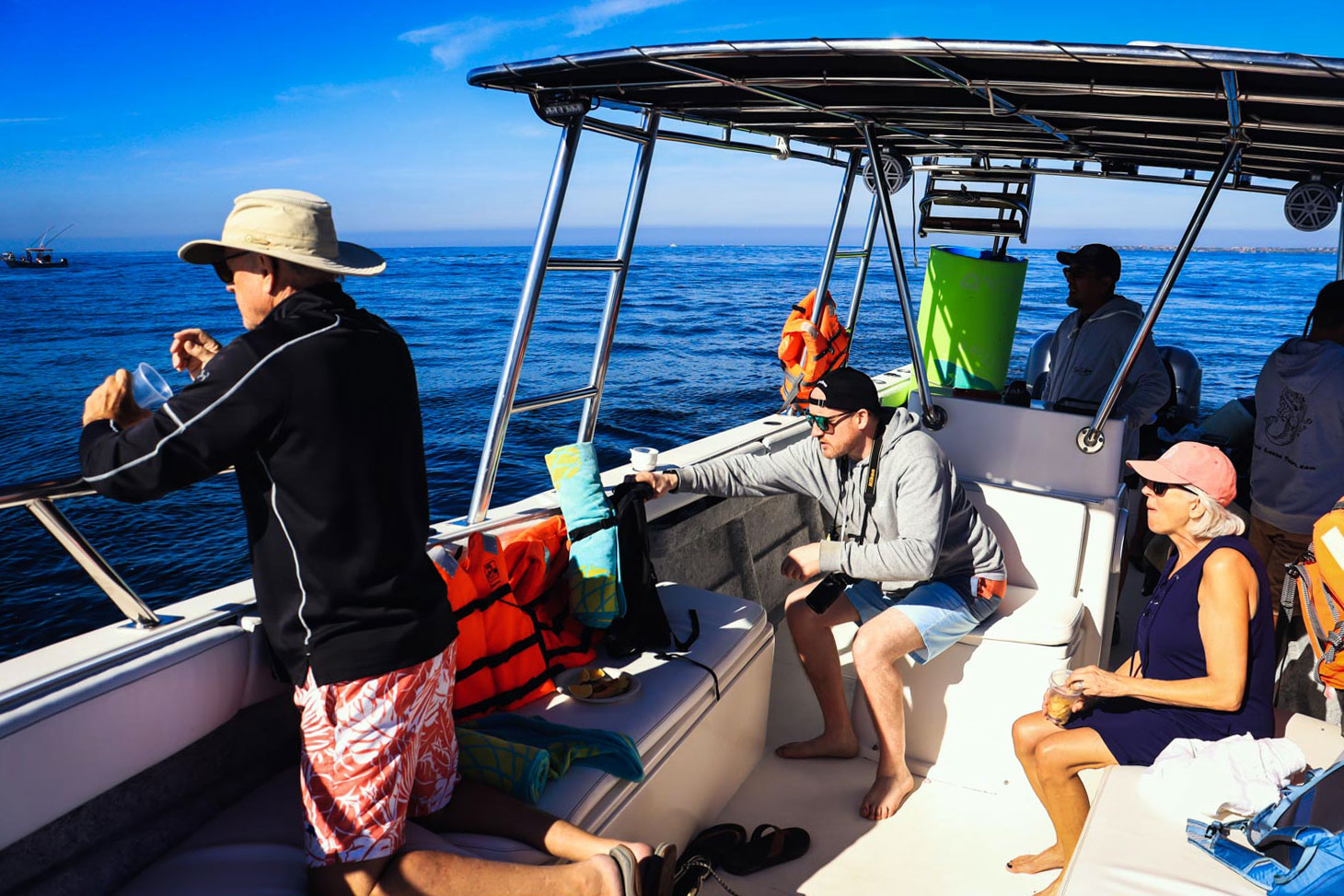 Chica Super Panga 30' Private Boat Tour Upto 10 People — 20/24