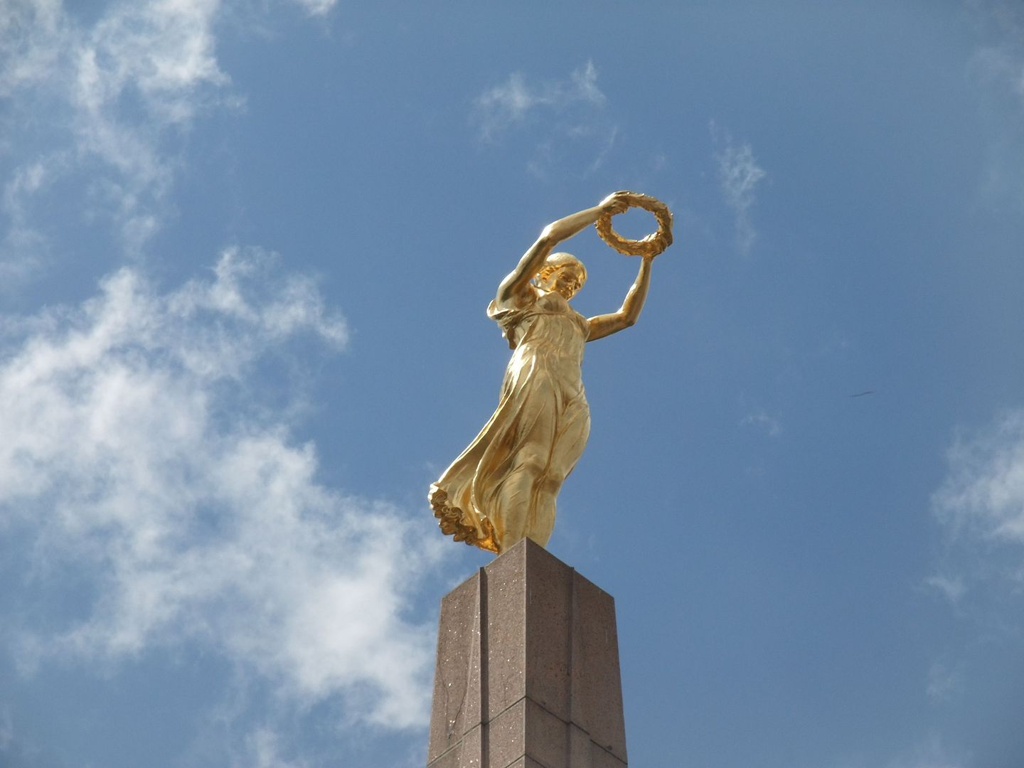 Luxembourg in 1 Day: Walking Audio Tour on Mobile App