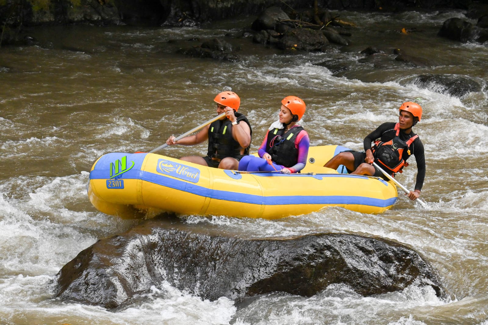 Rafting en aguas rápidas del río Ayung en Ubud - Foto 2