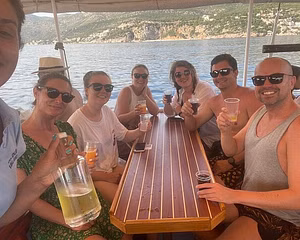 Three Islands Boat Tour with Lunch & Drinks Included - Fish picnic - Photo 26
