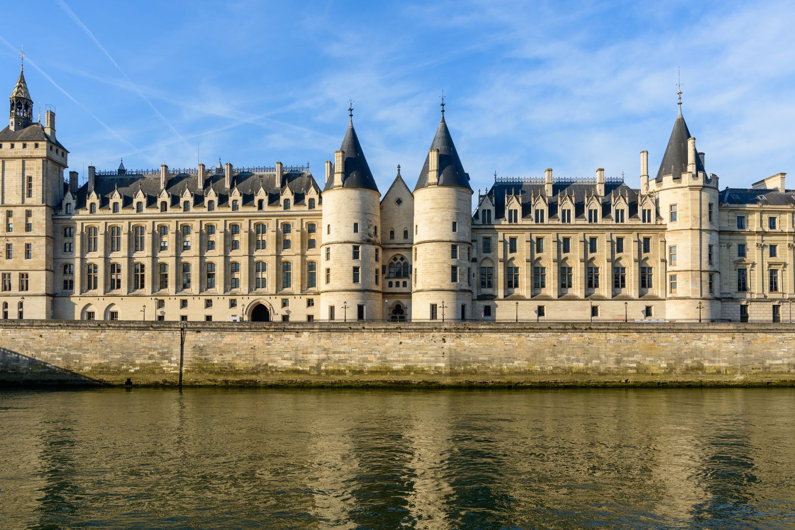  La Conciergerie Ticket & In-App Audio Tour: From Royal Palace to Prison