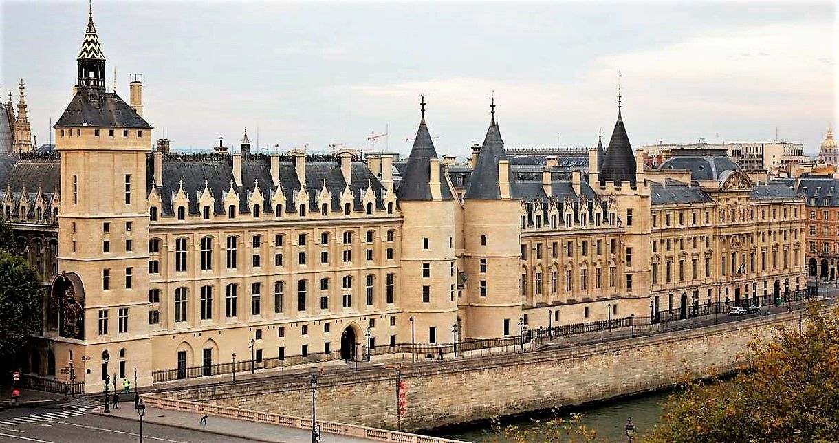  La Conciergerie Ticket & In-App Audio Tour: From Royal Palace to Prison
