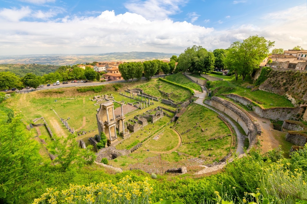 Discovering Tuscany's hidden treasures: San Gimignano, Volterra and San Galgano mysterious Abbey day trip from Florence - Photo 10