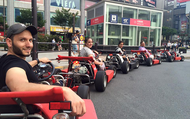 Akihabara'dan Yerel Rehberle Tokyo Go-Kart Kiralama