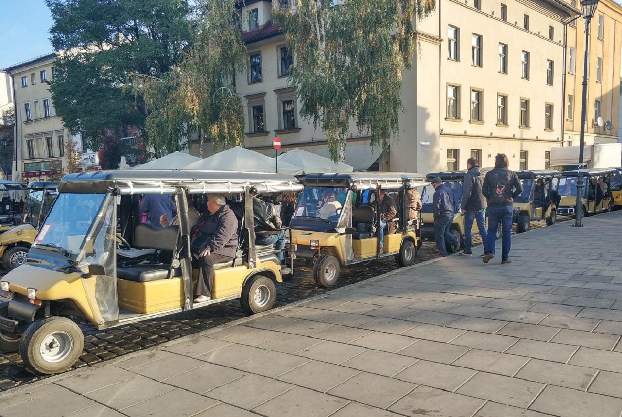 Krakow: Jewish Quarter by Golf Cart + Schindlers Factory Museum Guided Tour