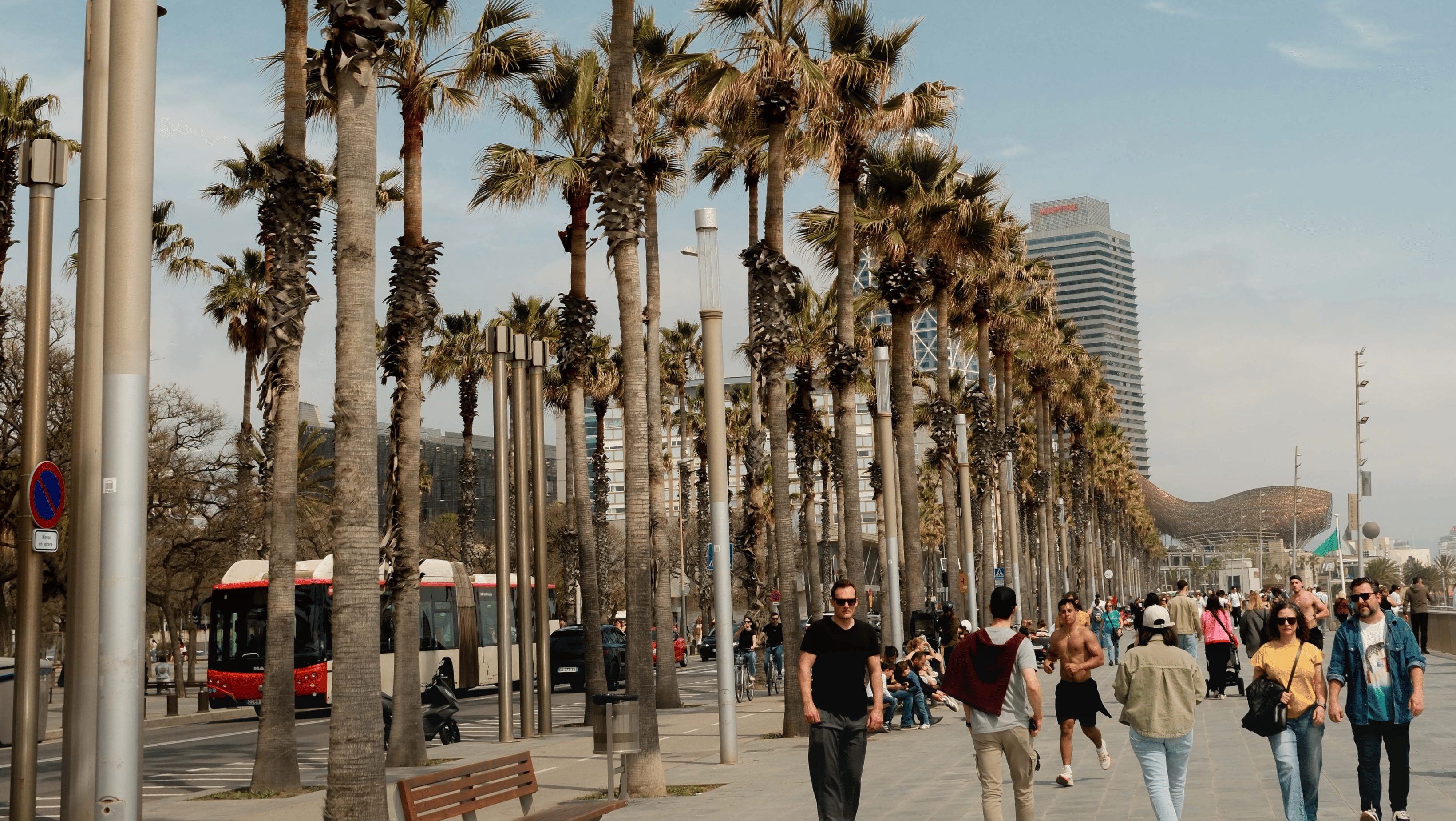 Barcelona Old City Walking Tour + 1H Boat Cruise