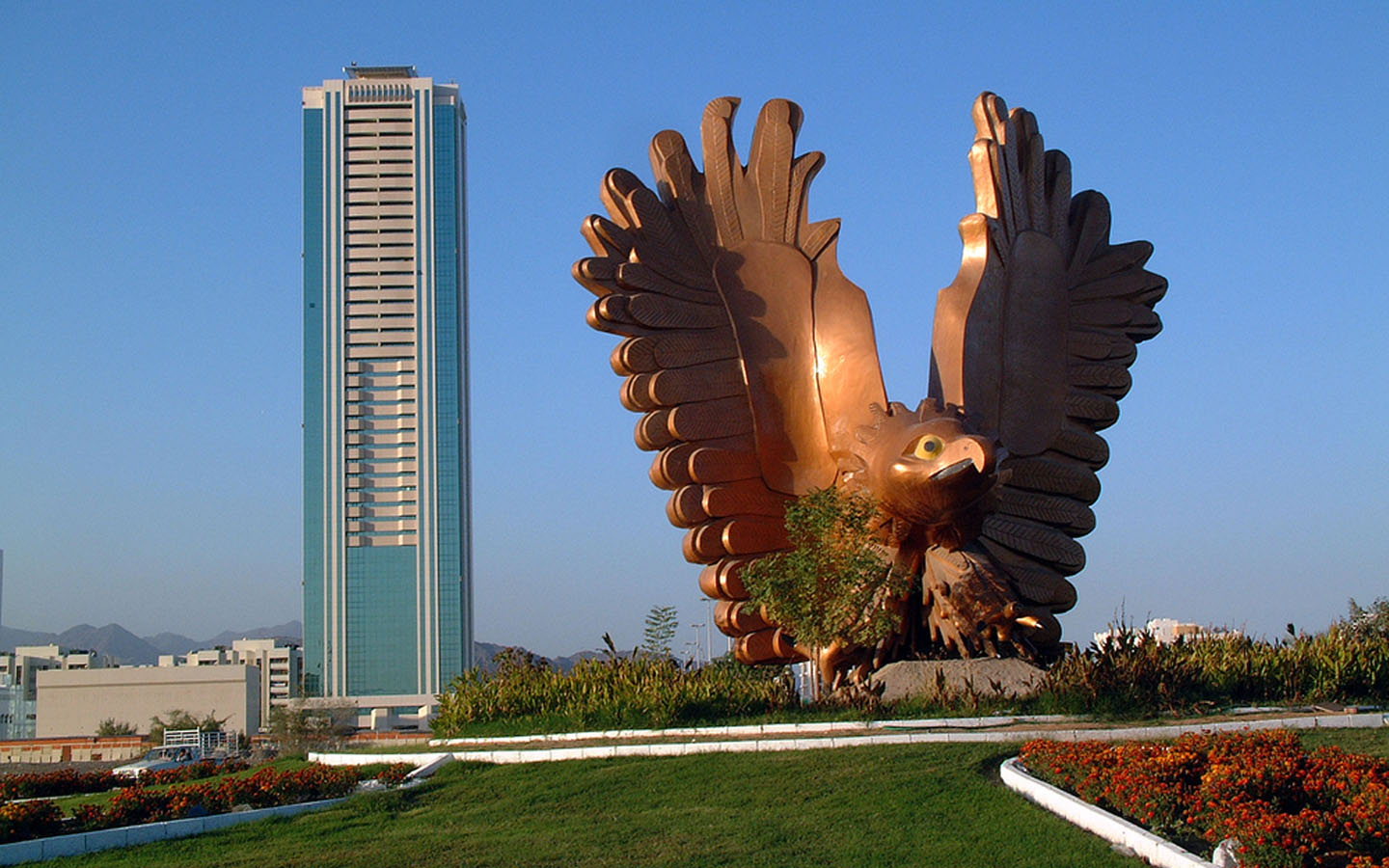 Dubái: viaje de un día a Fujairah por la historia de Fujairah desde Dubái en un automóvil privado con guía en inglés/ruso