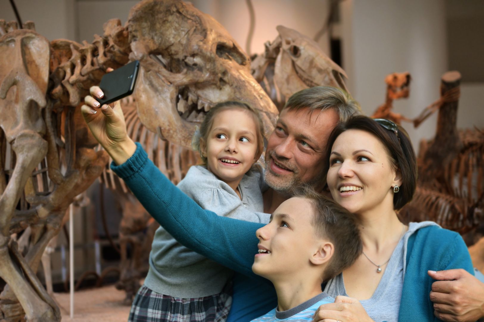 London: Natural History Museum In-App Audio Tour with a Ticket (Japanese)