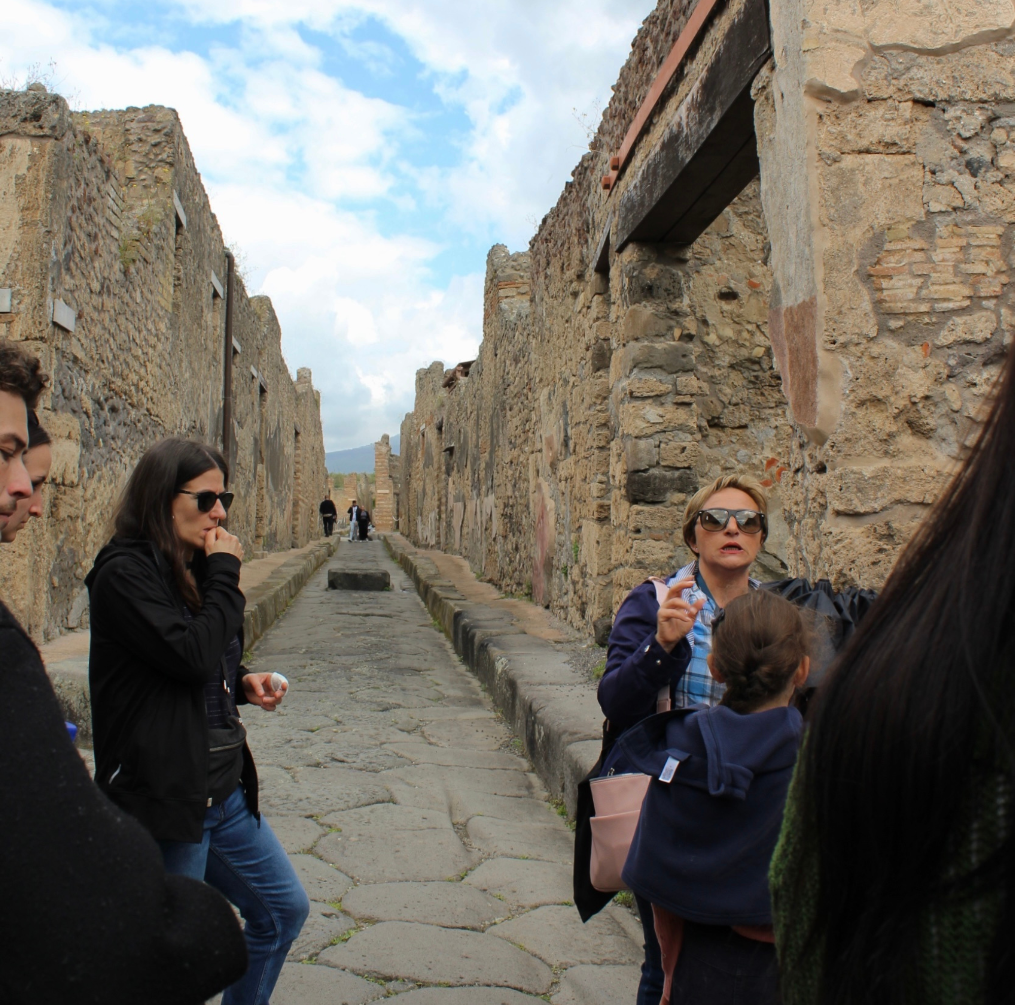 Pompeii Tour: Explore the Ruins from Naples. Driver, Guide and Ticket Included - Photo 2