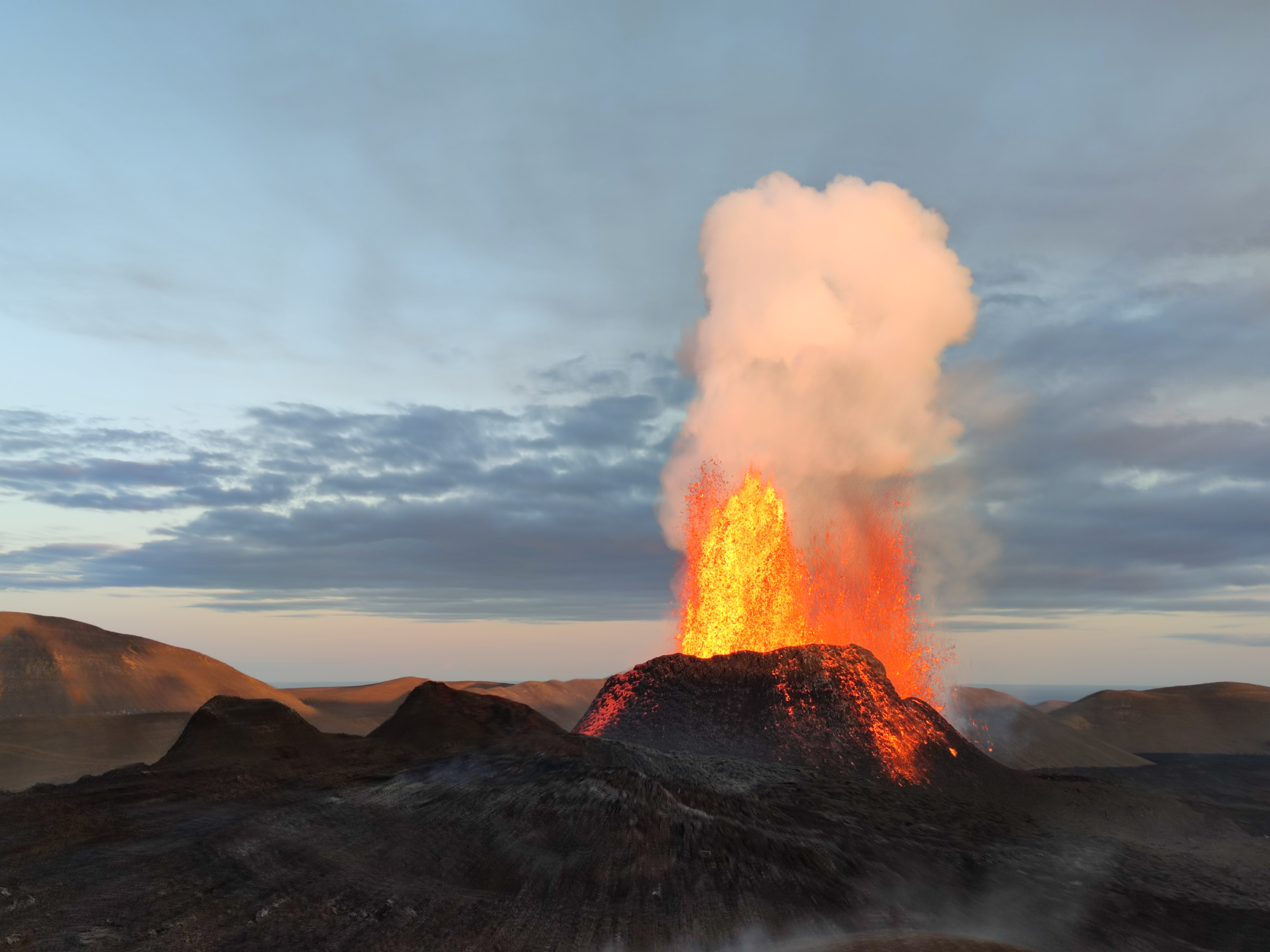 Extended Volcano Sightseeing Tour (6167656E740A) - photo 2