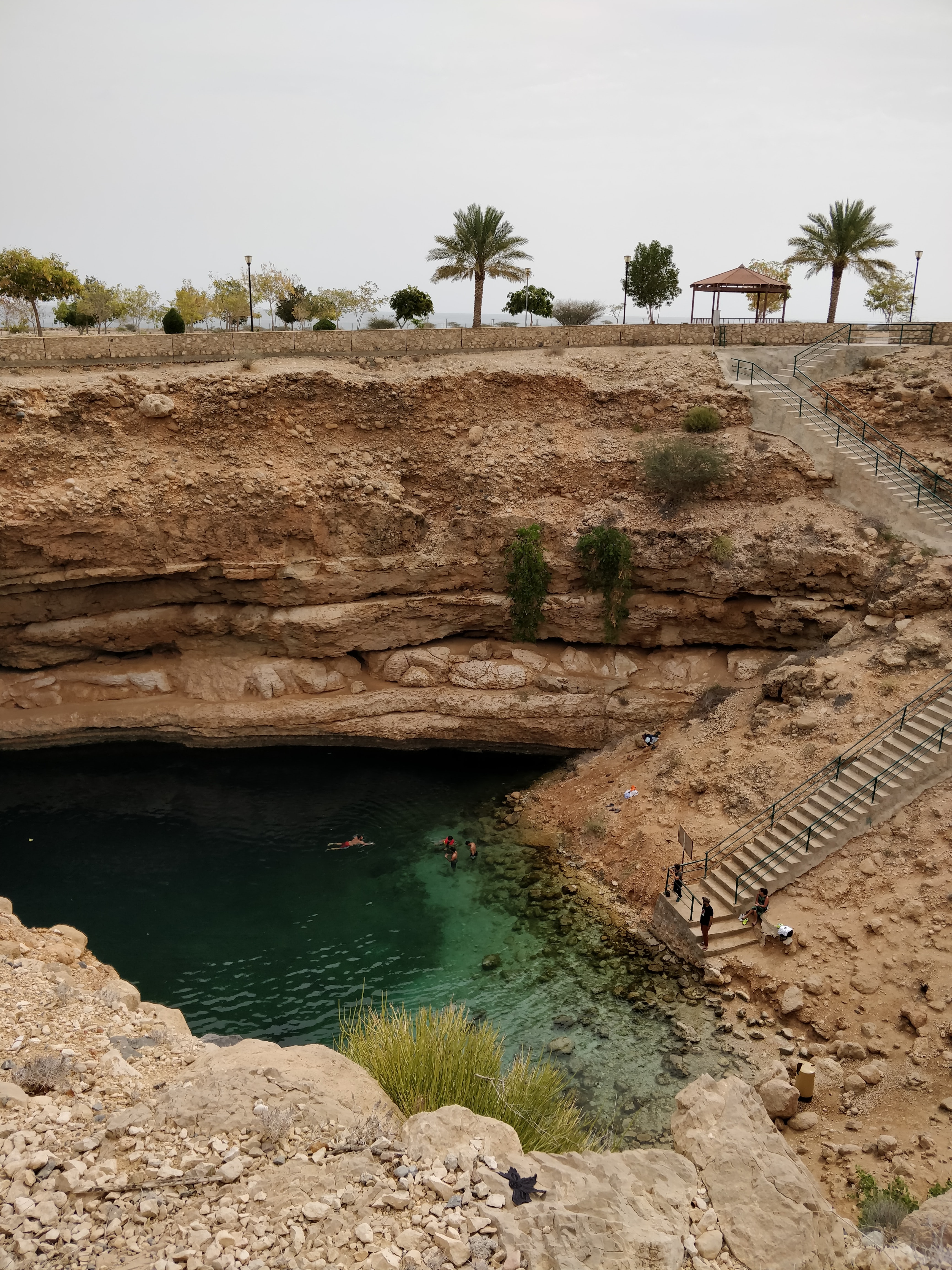 Excursión de día completo a Wadi Shab y Bimmah Sinkhole - Foto 5