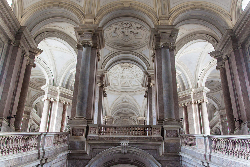 Tour of the Royal Palace of Caserta and afternoon shopping from Naples – Image 3 | WeShare