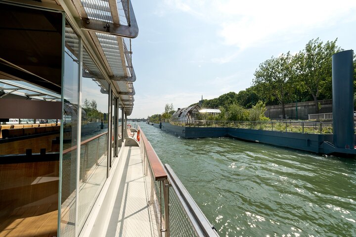 Paris Seine River Cruise with 1/2/3 Days HOHO Combos – Image 4 | WeShare