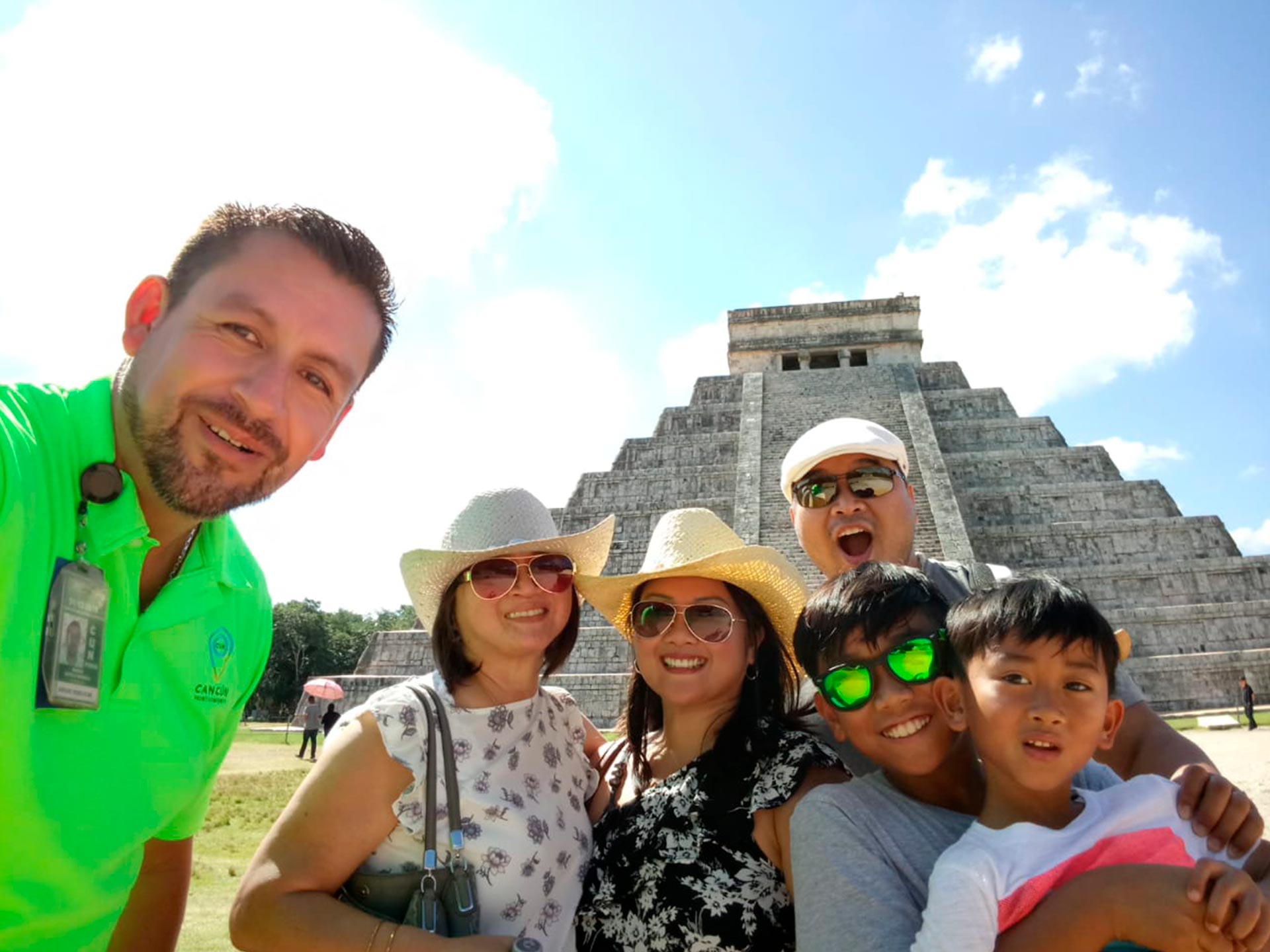 Tour privado a Chichén Itzá con baño en cenote y almuerzo desde Cancún