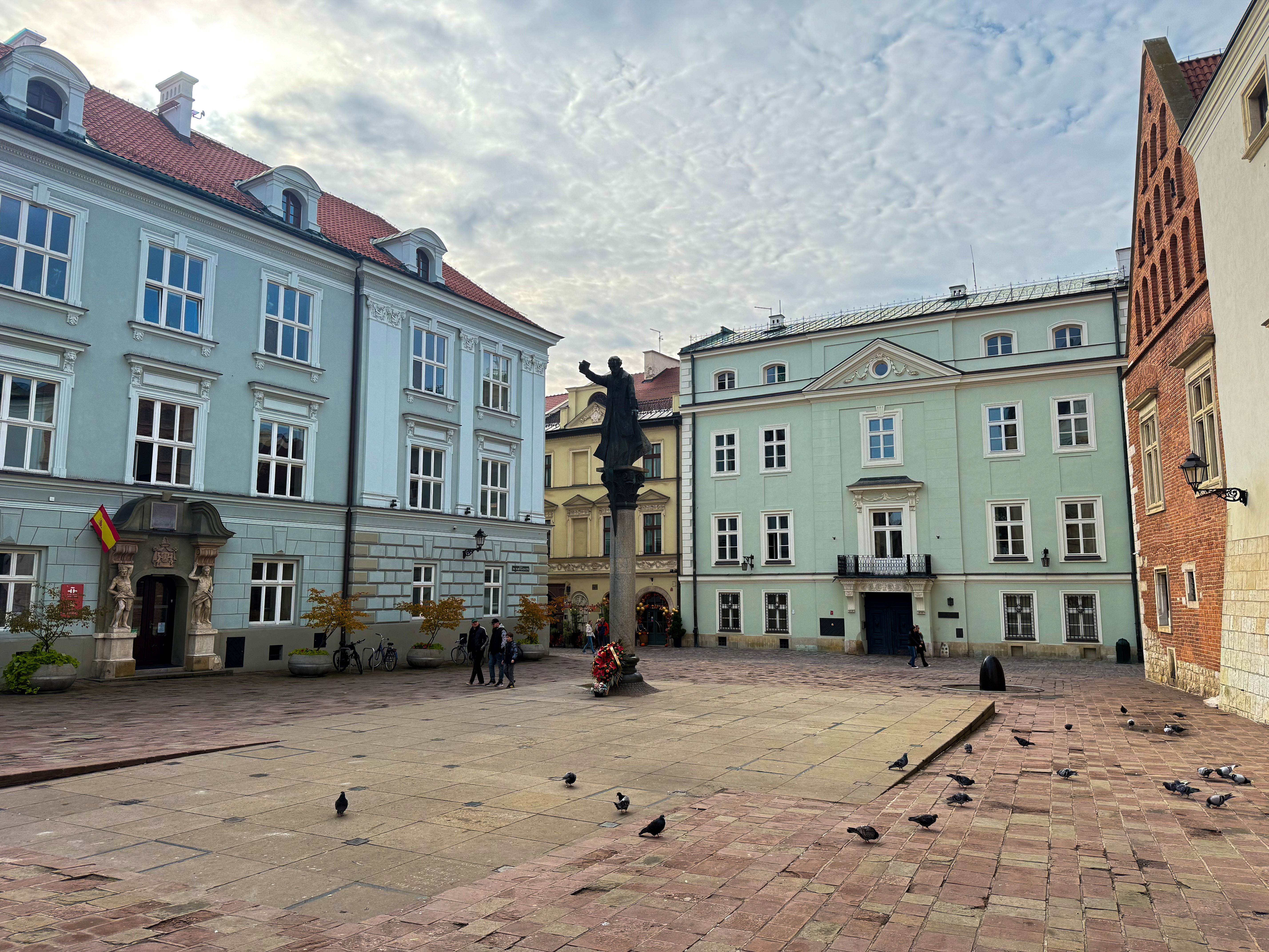 Krakow: Wawel Castle, Cathedral, Rynek Underground & Lunch 