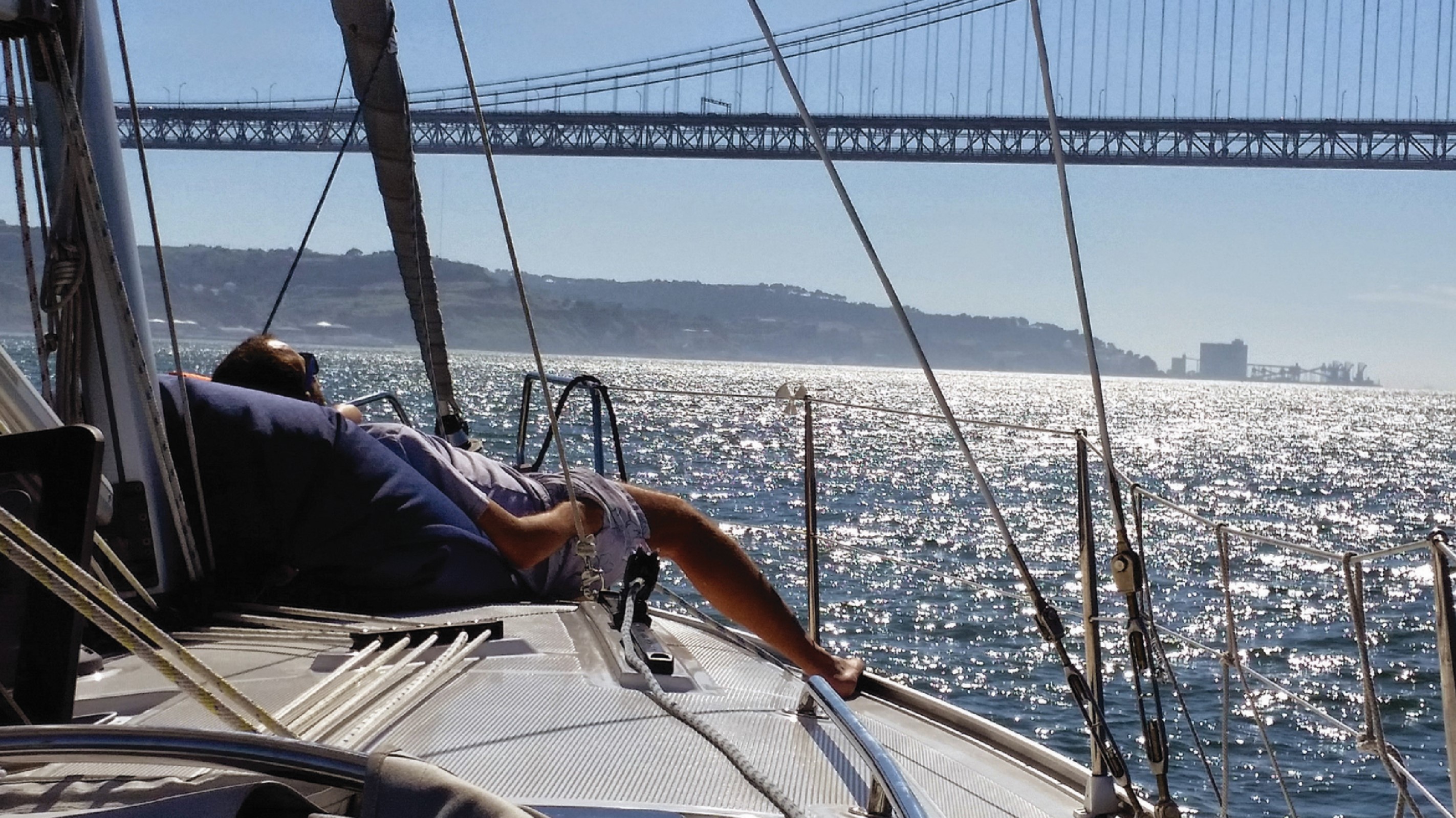 Lisbon Private Sailing Cruise, drink included (options: 2h, 3h, 4h, 6h or 8h)