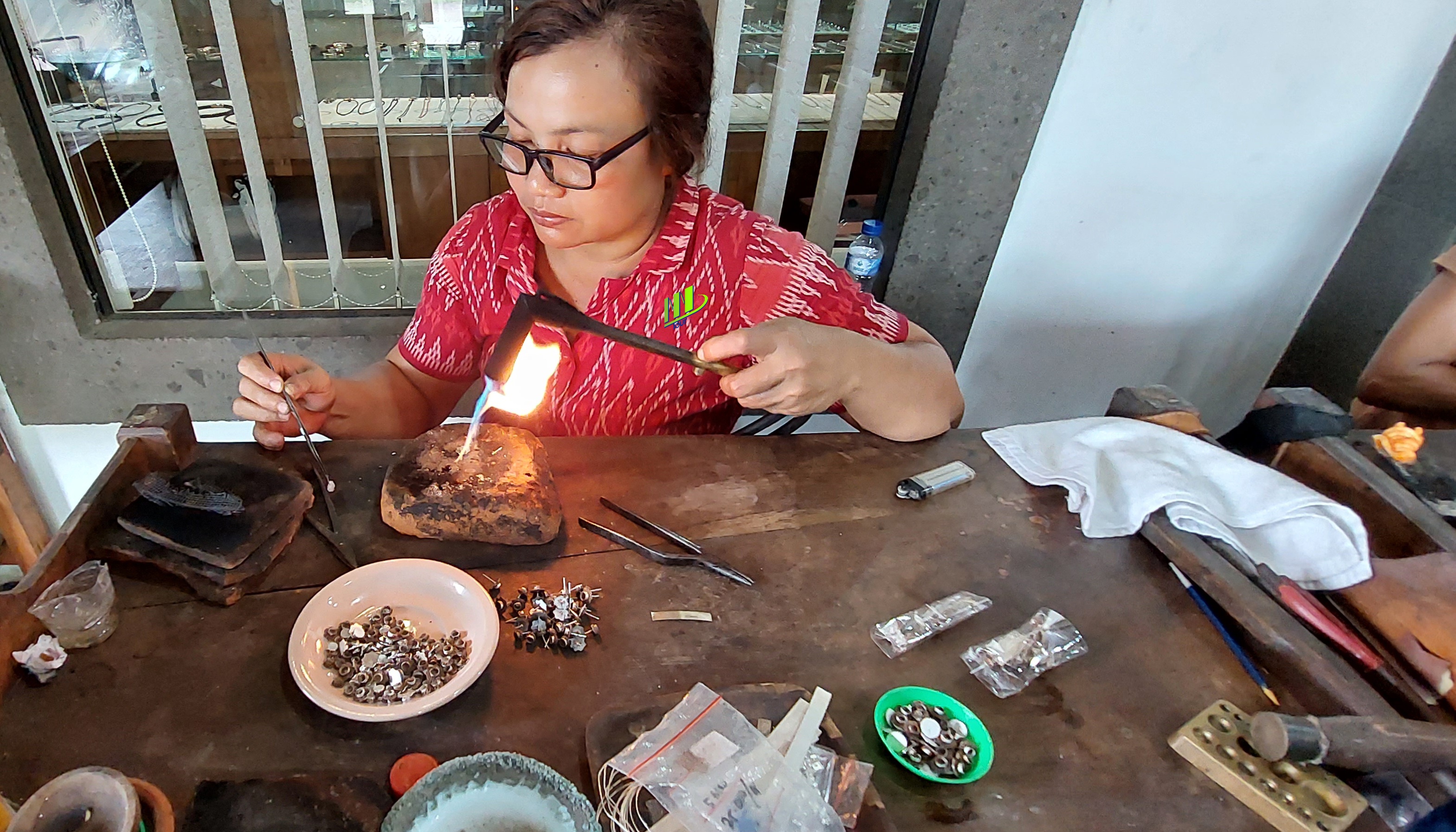 Clase de joyería de plata de Bali con tu propio diseño durante 3 horas