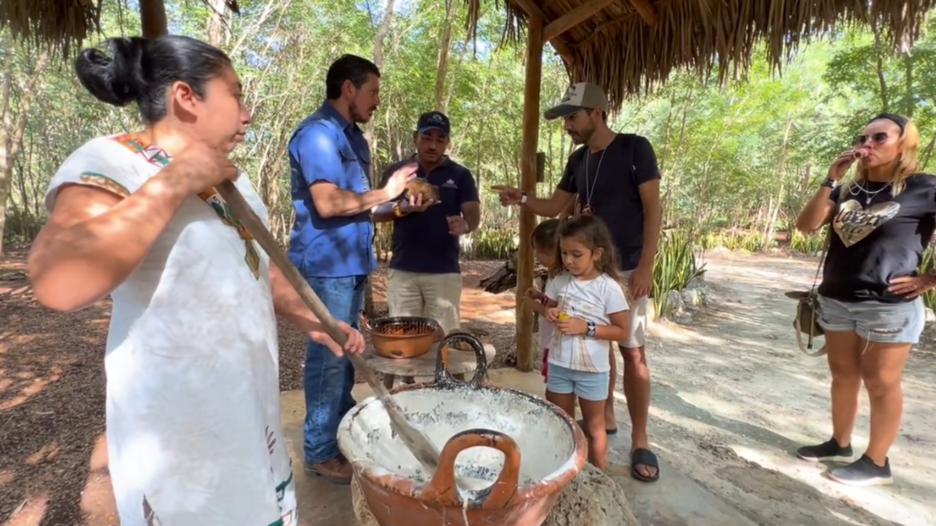 Desde la Riviera: tradiciones mayas de Ek Balam — 9/16
