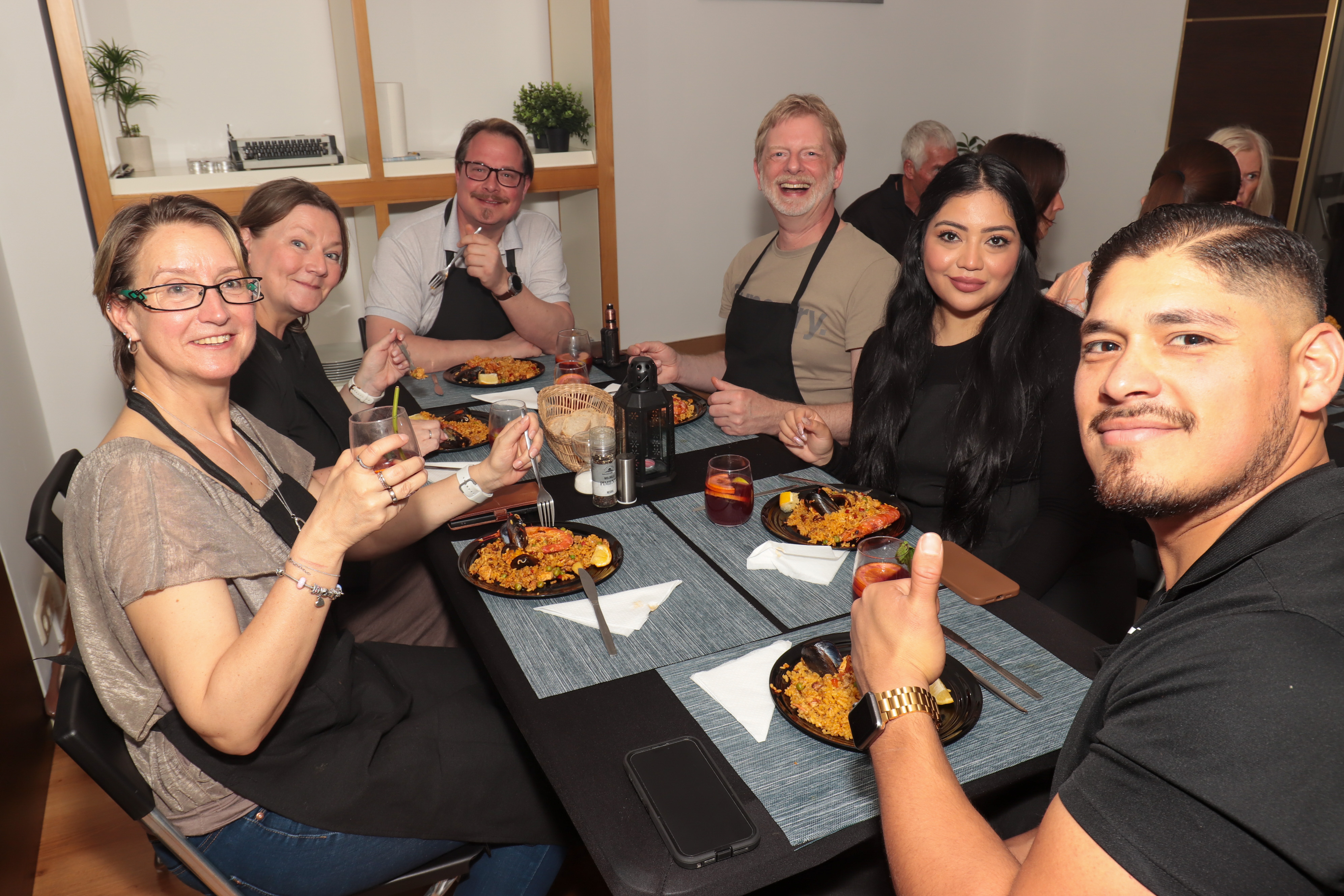 Traditional Taste: Paella & Sangría Workshop - Photo 8