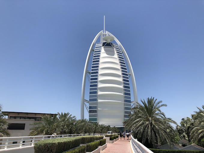 Dubái: opciones de recorrido por el icónico Burj Al Arab con almuerzo o cena buffet