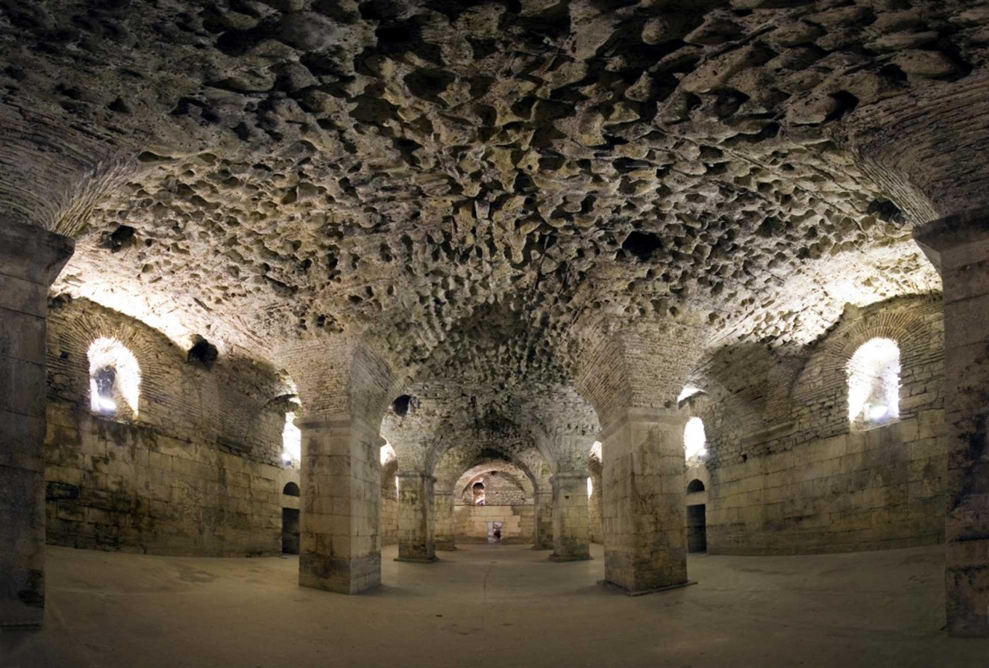 Evening Group Walking Tour - Split Old City Diocletian's Palace - Photo 5