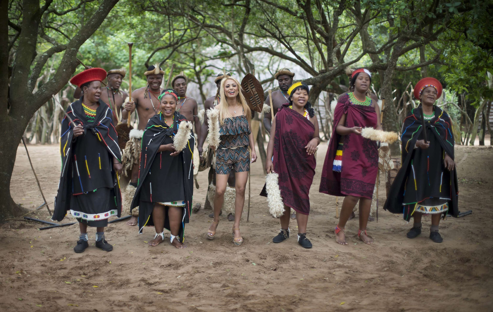 Excursión de un día al safari Hluhluwe Imfolozi y al pueblo cultural DumaZulu - Foto 3
