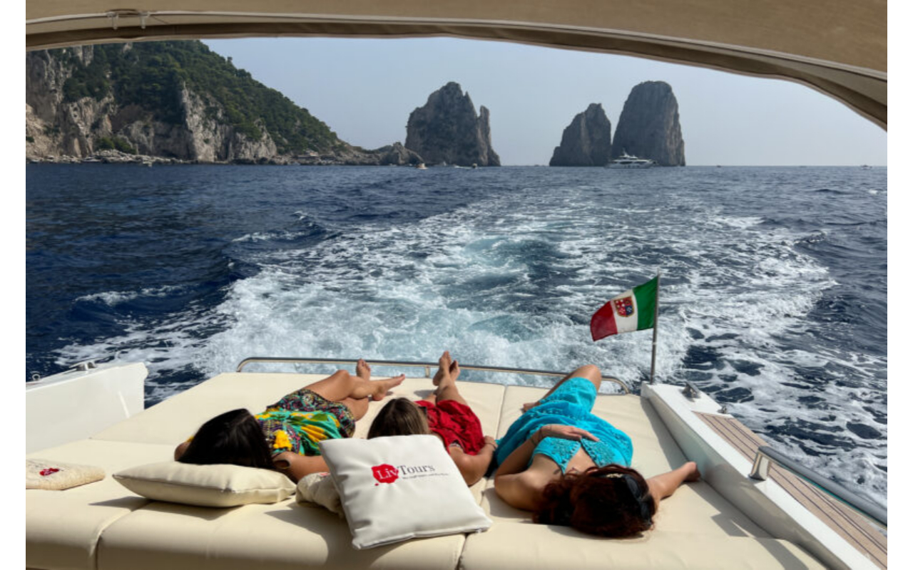 Full-Day Private Boat Tour to Capri with VIP Seat - Photo 10