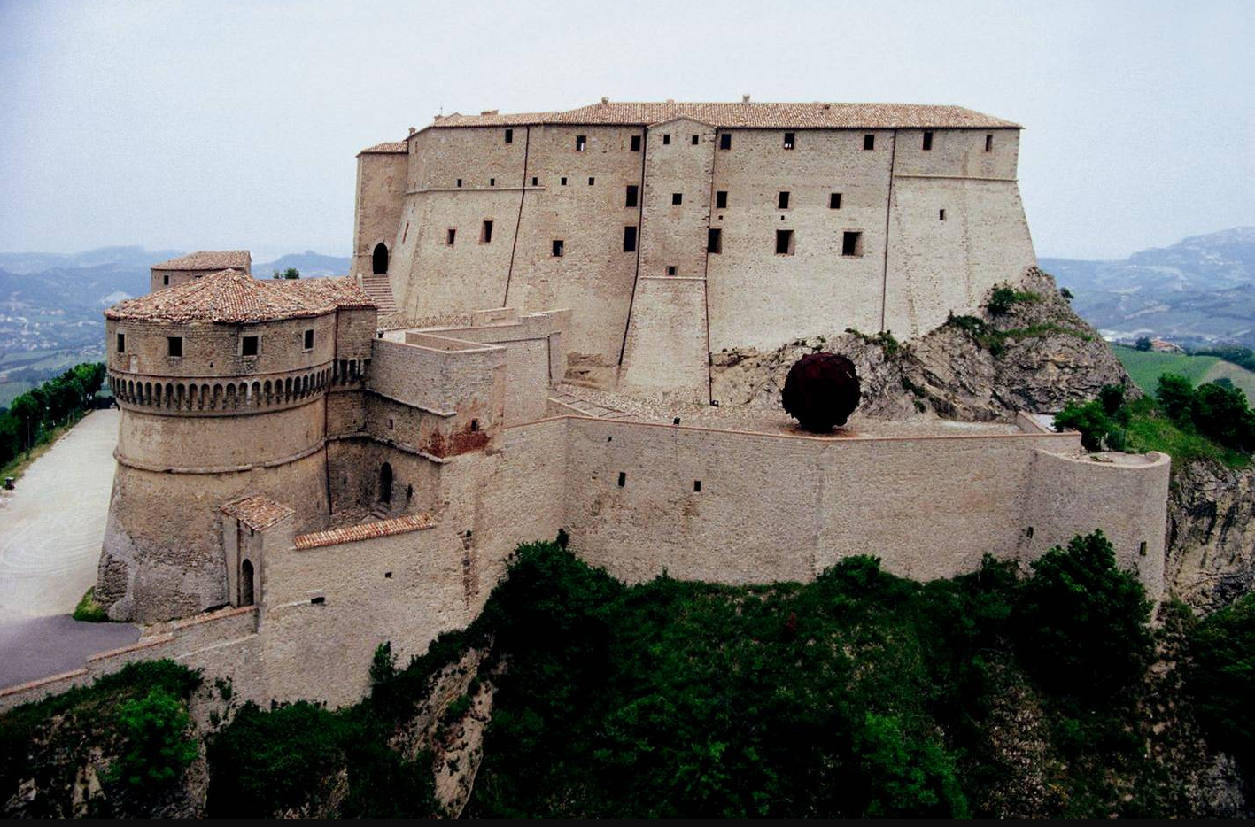 San Leo: Fortress Entry Ticket and Cagliostro's Prison - Photo 2