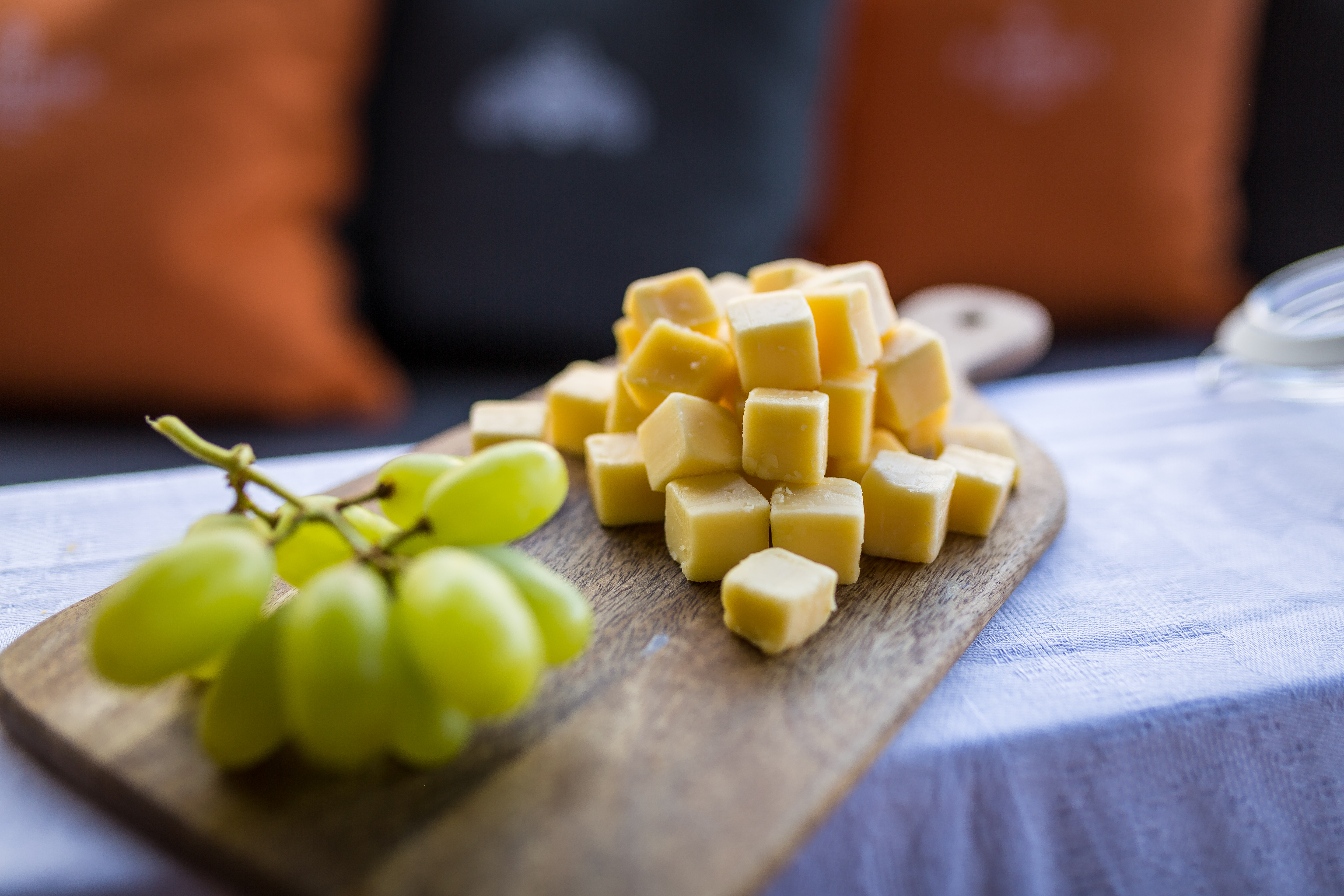 Amsterdam walking tour and canal cruise with unlimited drinks and cheese tasting – Image 3 | WeShare