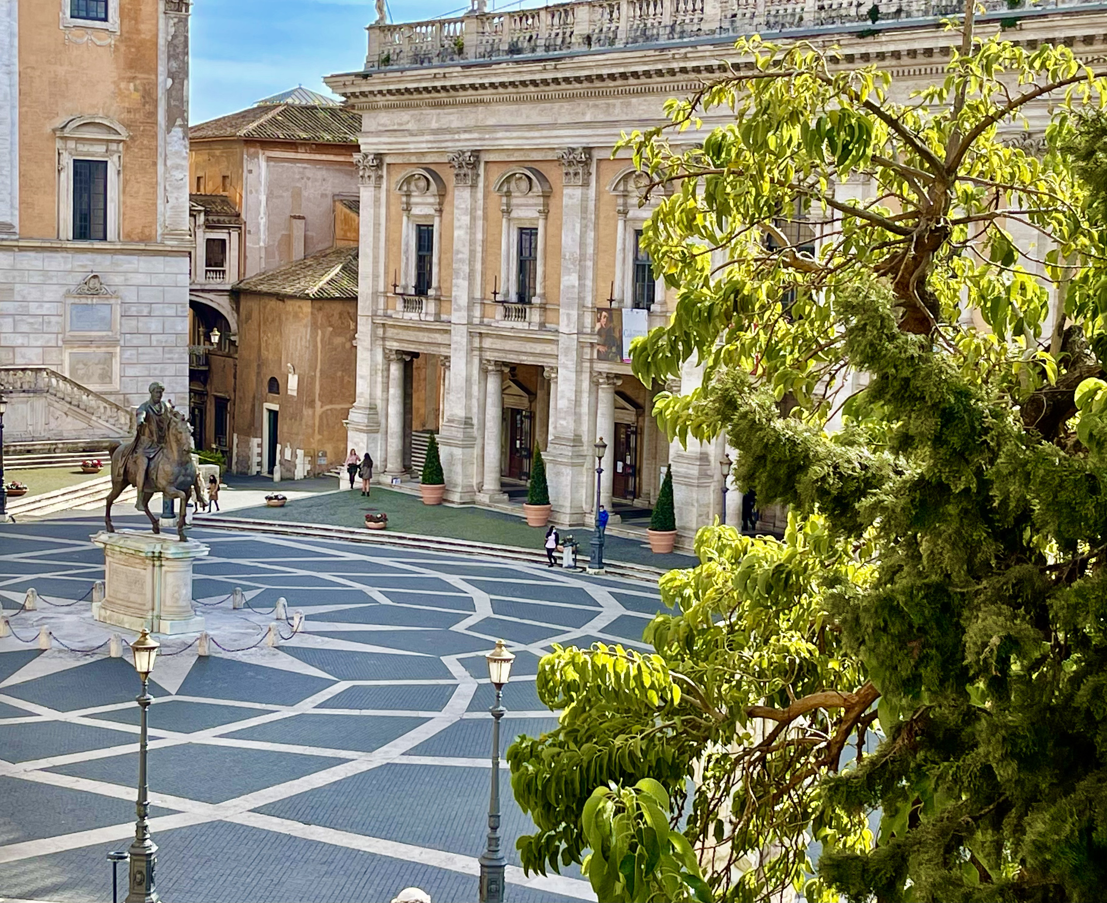 Roman Forum, Palatine Hill, Colosseum Panoramic Views Private Tour – Image 3 | WeShare