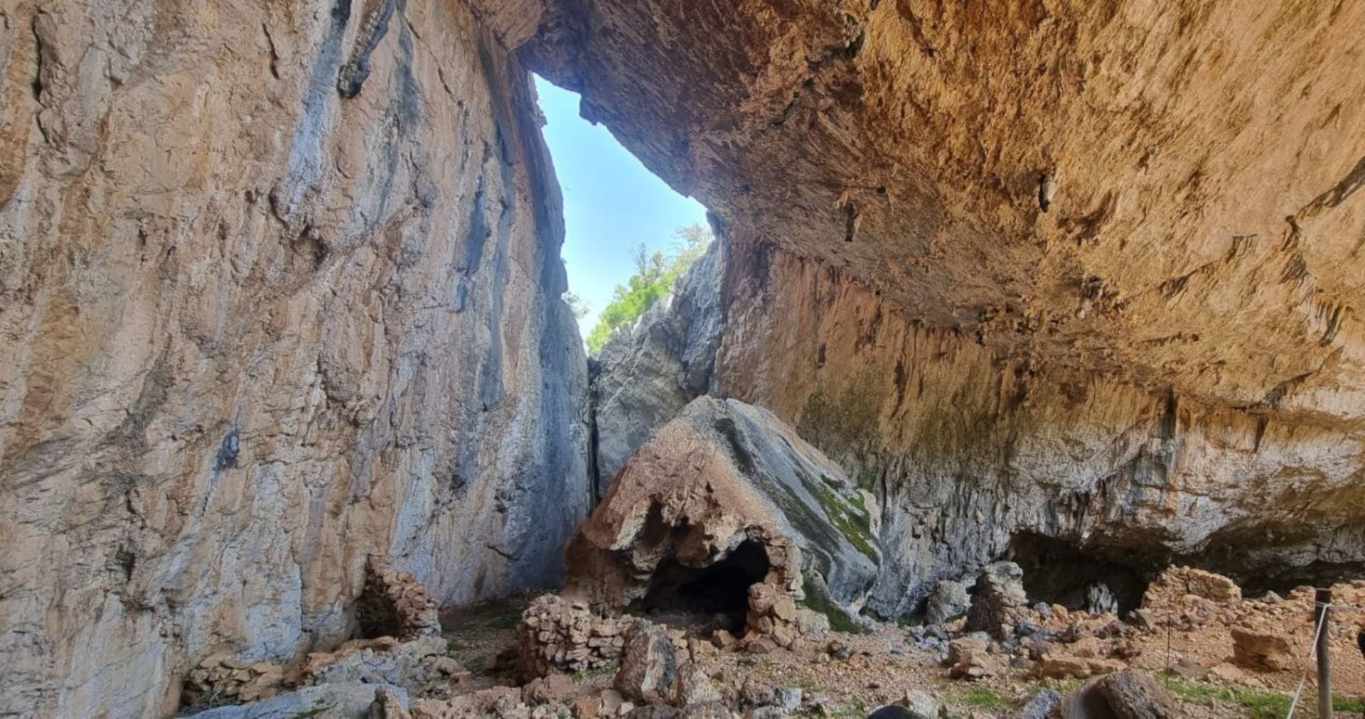From Oliena: trekking to Mount Tiscali - Photo 2