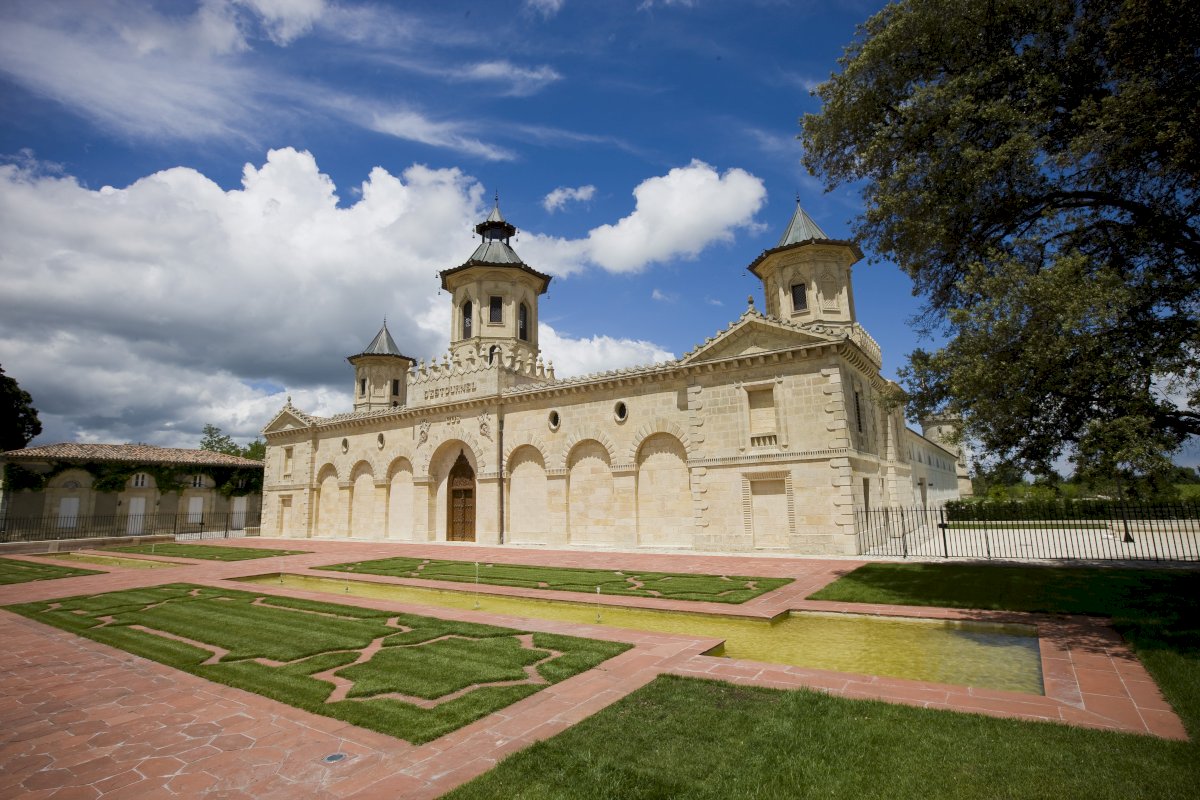 Médoc Wine Tasting & Private Shore Excursion from Pauillac Port