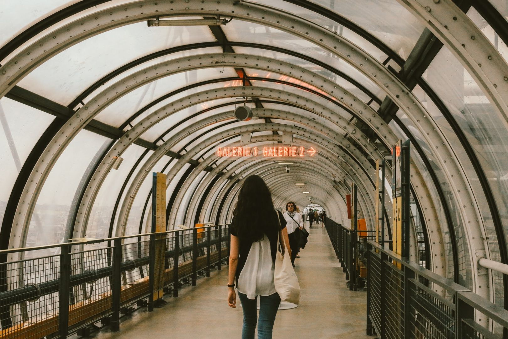 Pompidou Museum In-app Tour & Entrance Ticket: Explore Art with your Earphones (DE)