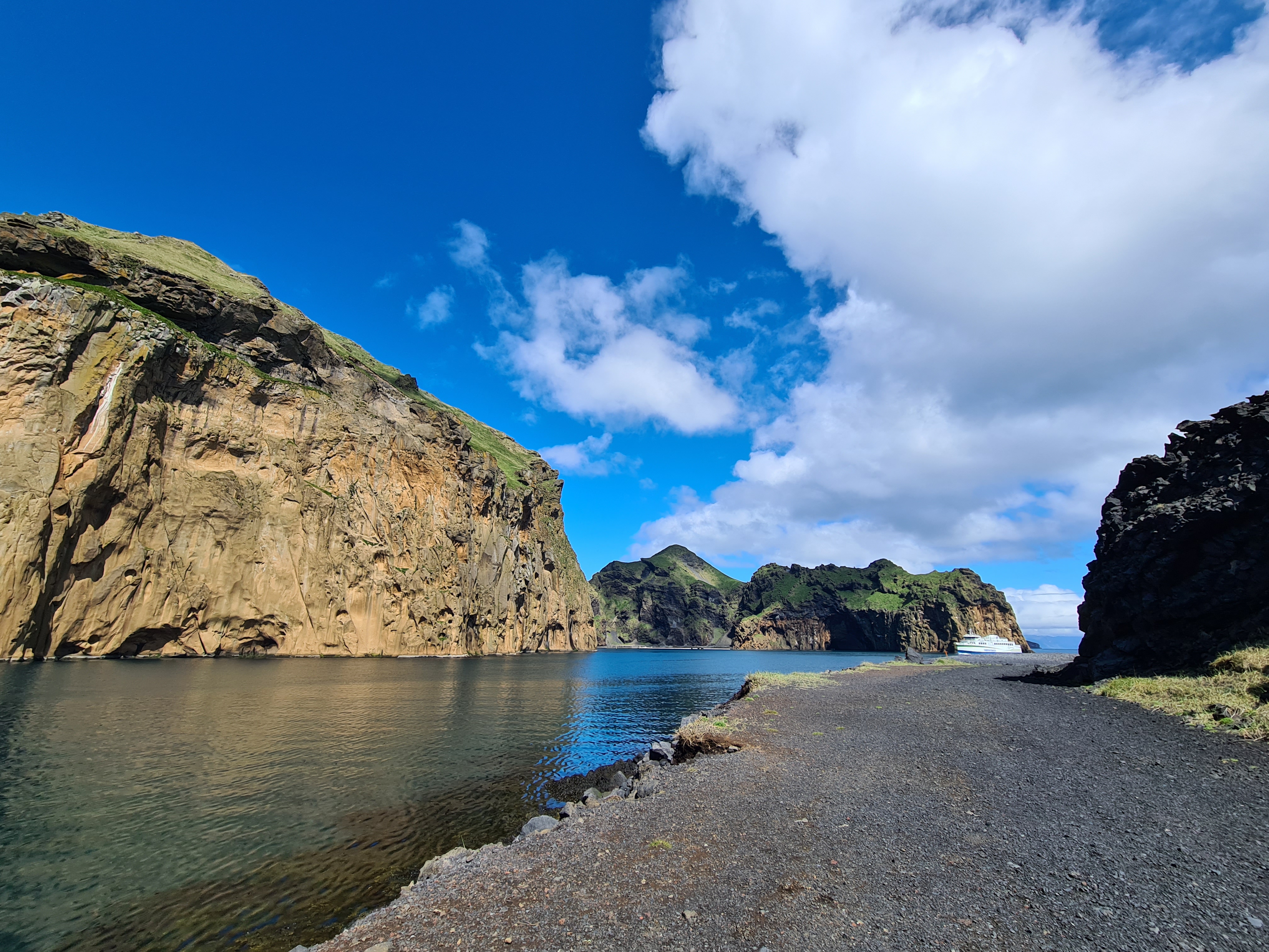 Iceland: Private Westman Islands - Volcano, Wildlife & Scenic Views - photo 15