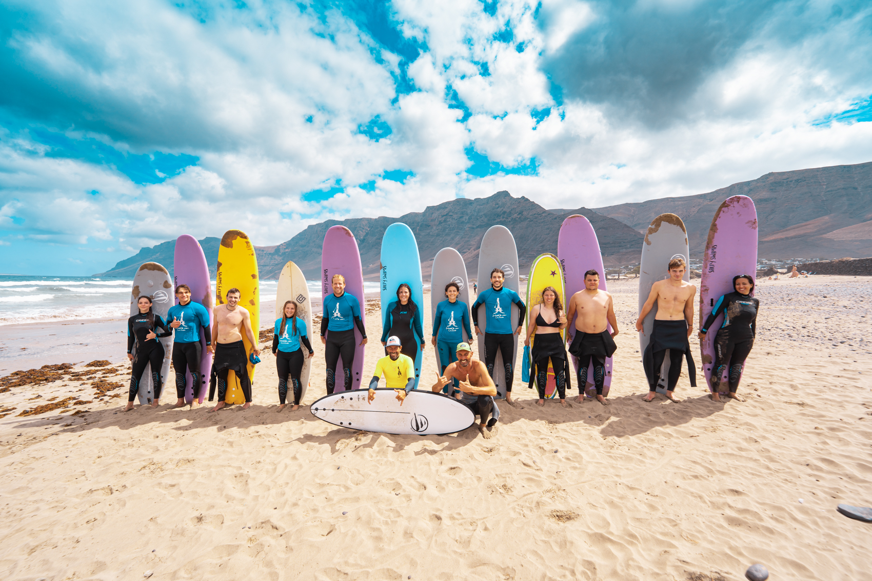 Clase de Surf Grupal en Famara (sin servicio de recogida)