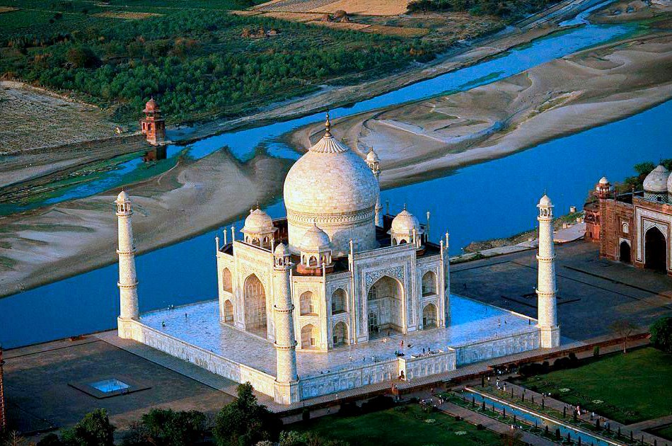 Day Trip to Agra Taj Mahal with Fatehpur Sikri from Delhi.