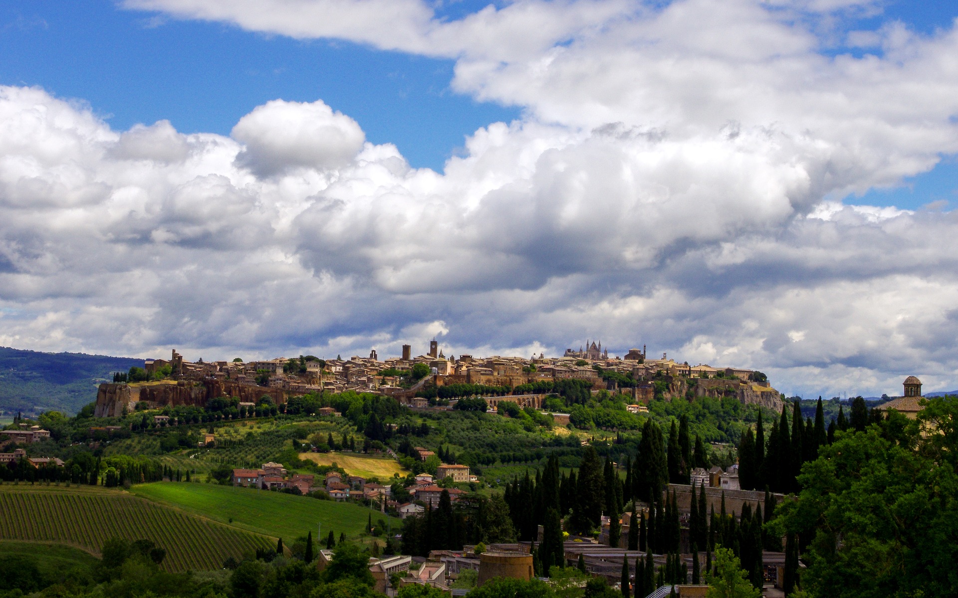 Small group guided visit of Orvieto under the surface - Photo 2