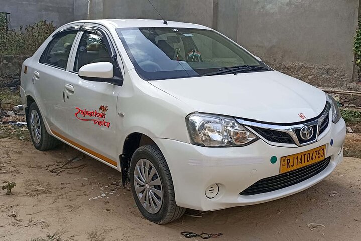 Private Transfer From Jaipur to Delhi One Way Sedan/SUV