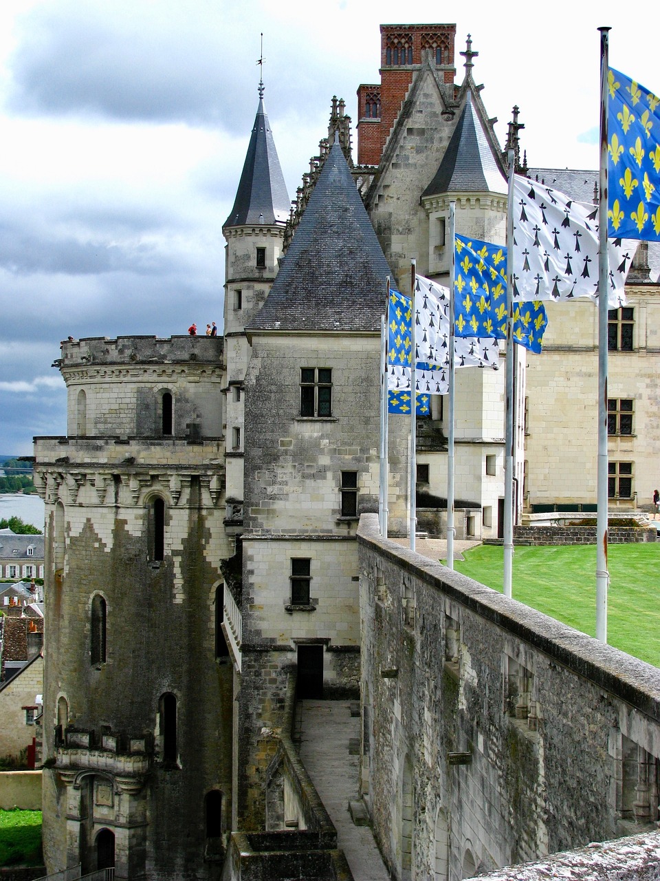 LOIRE VALLEY CASTLES One Day Trip ( Chenonceaux, Chambord & Ambroise) - Photo 3