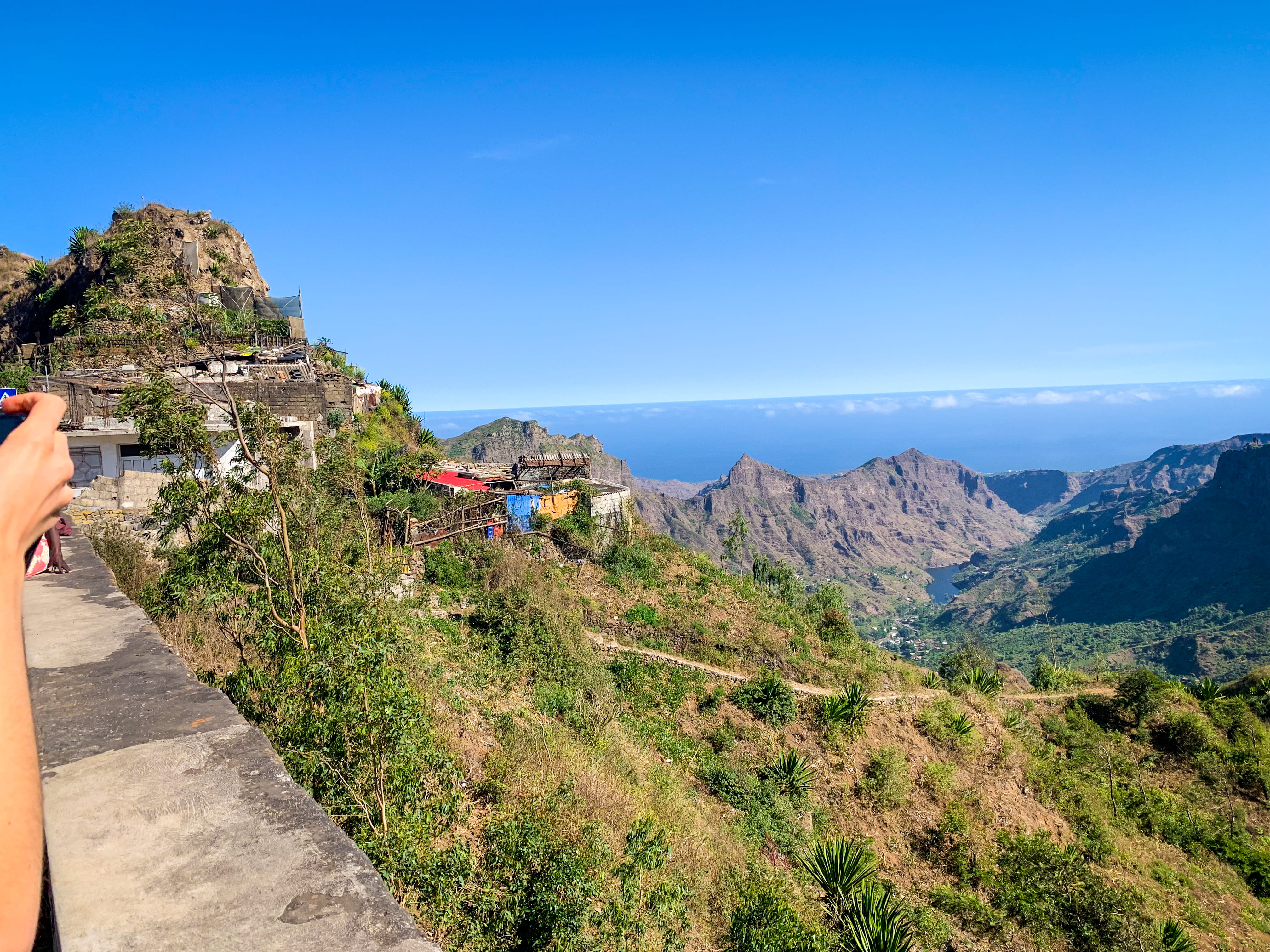 Explora la Serra Malagueta y relájate en la playa más hermosa de Santiago