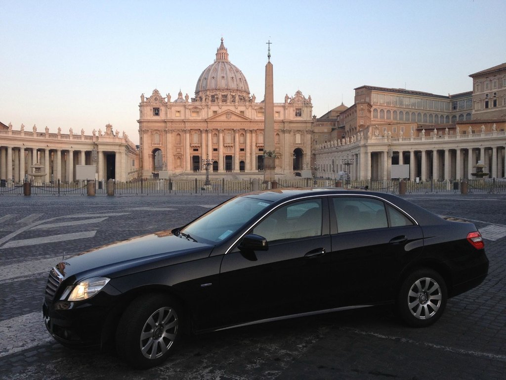 3-Hours Private Sightseeing Tour of Rome by Luxury Vehicle - Photo 5